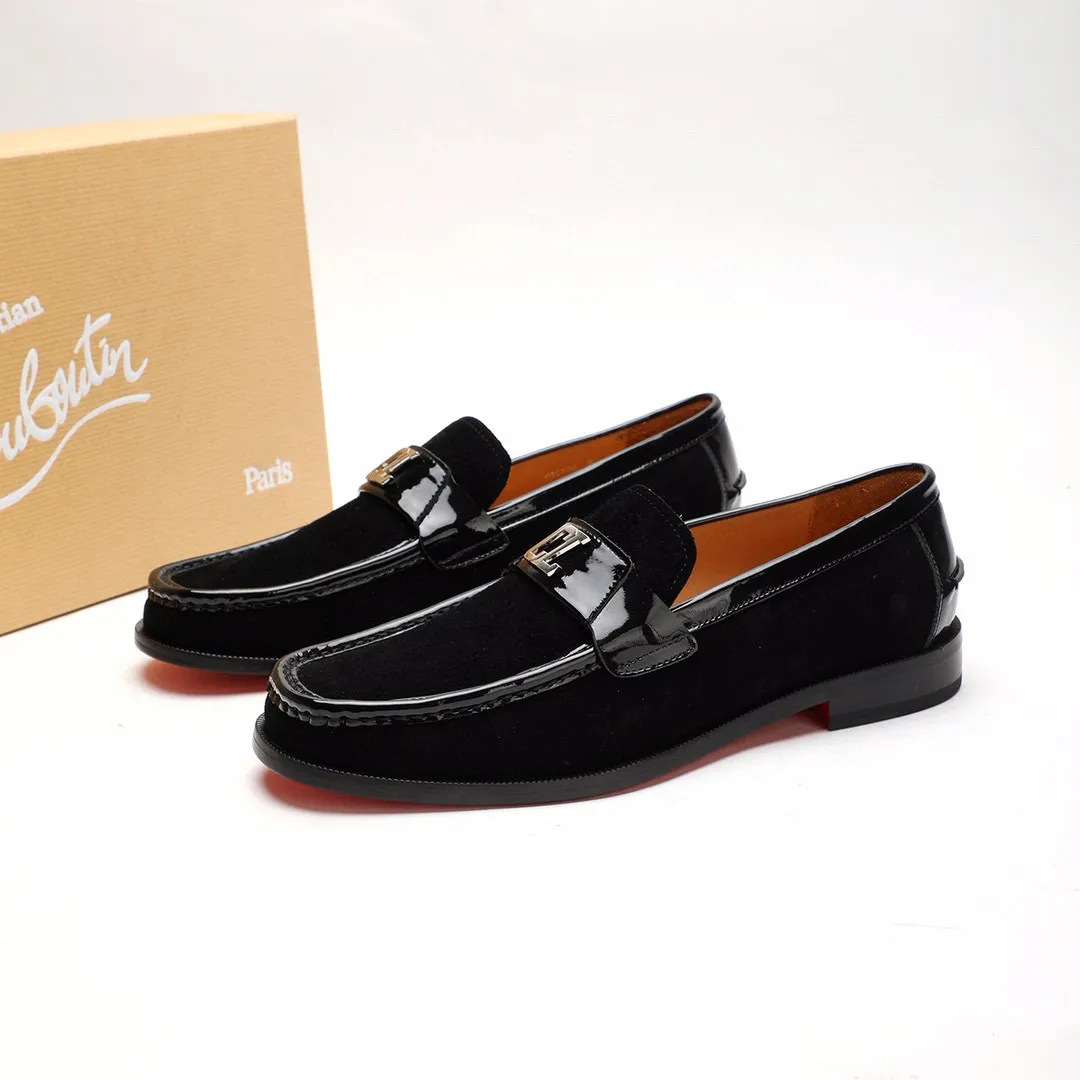 Batch 1,080 yuan 💰••New real shots••CL～High-end men’s 👔casual•loafers with red soles! ••🆑Genuine and top-quality goods from original orders ••✅💯 Purchase goods from top-quality original orders! Original imported patterned cowhide ➕Imported cowhide lining ➕Cowhide feet ➕Original leather outsole~🉑️Feel free to compare the authentic ones! Size: 38-44 (45.46.47 can be customized)